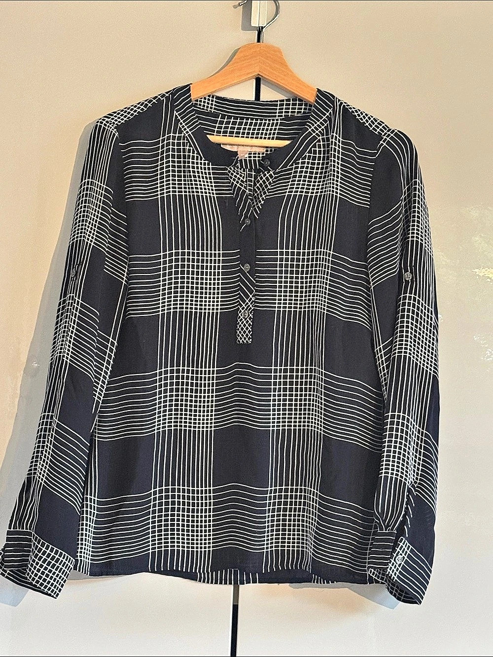Banana Republic Windowpane Plaid Roll Tab Henley Blouse Black & White XS